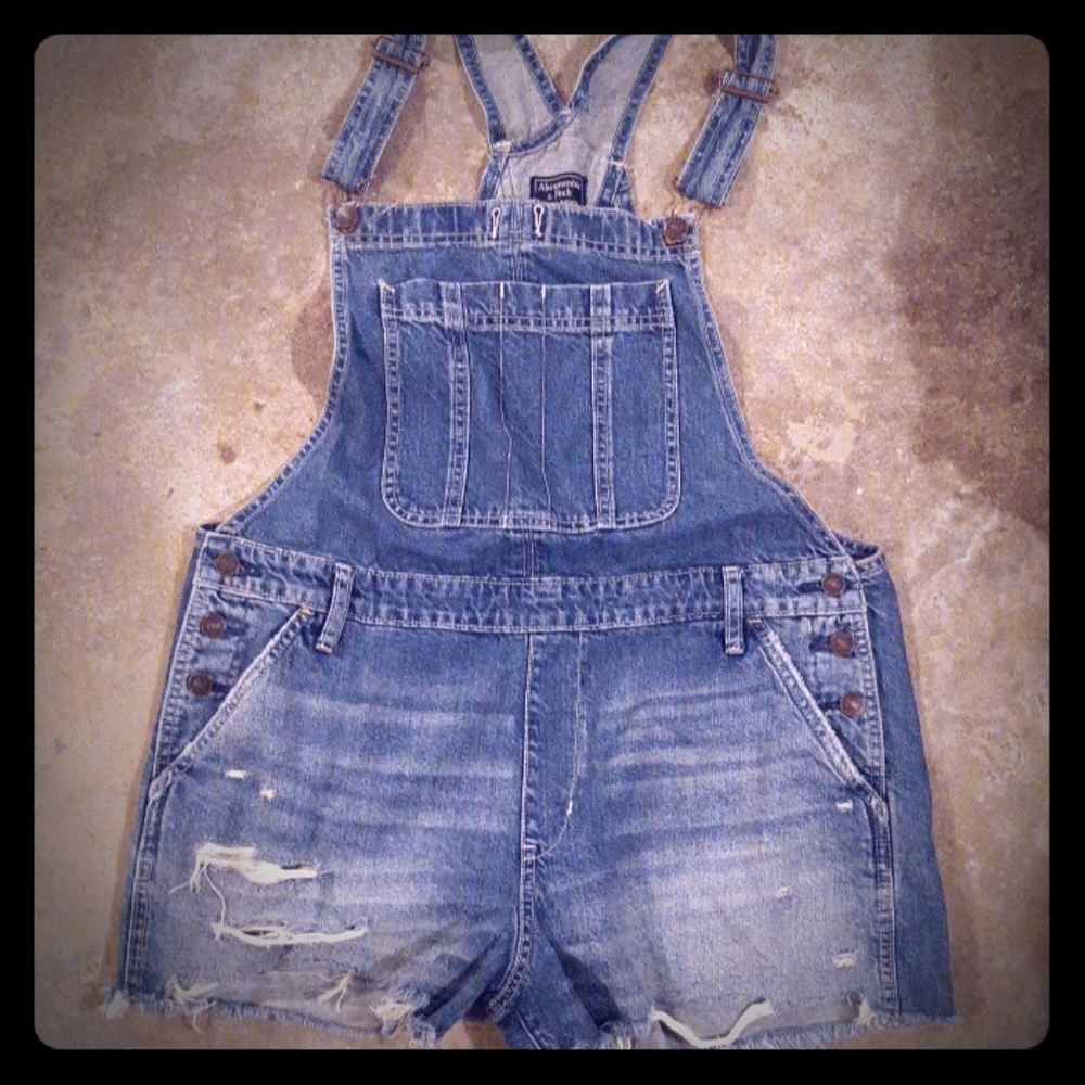 Abercrombie and Fitch short overalls